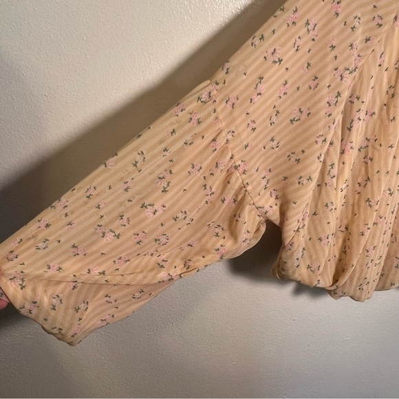 Gianni Bini Puff Sleeve Blouse Tan Pink Floral - Picture 5 of 11